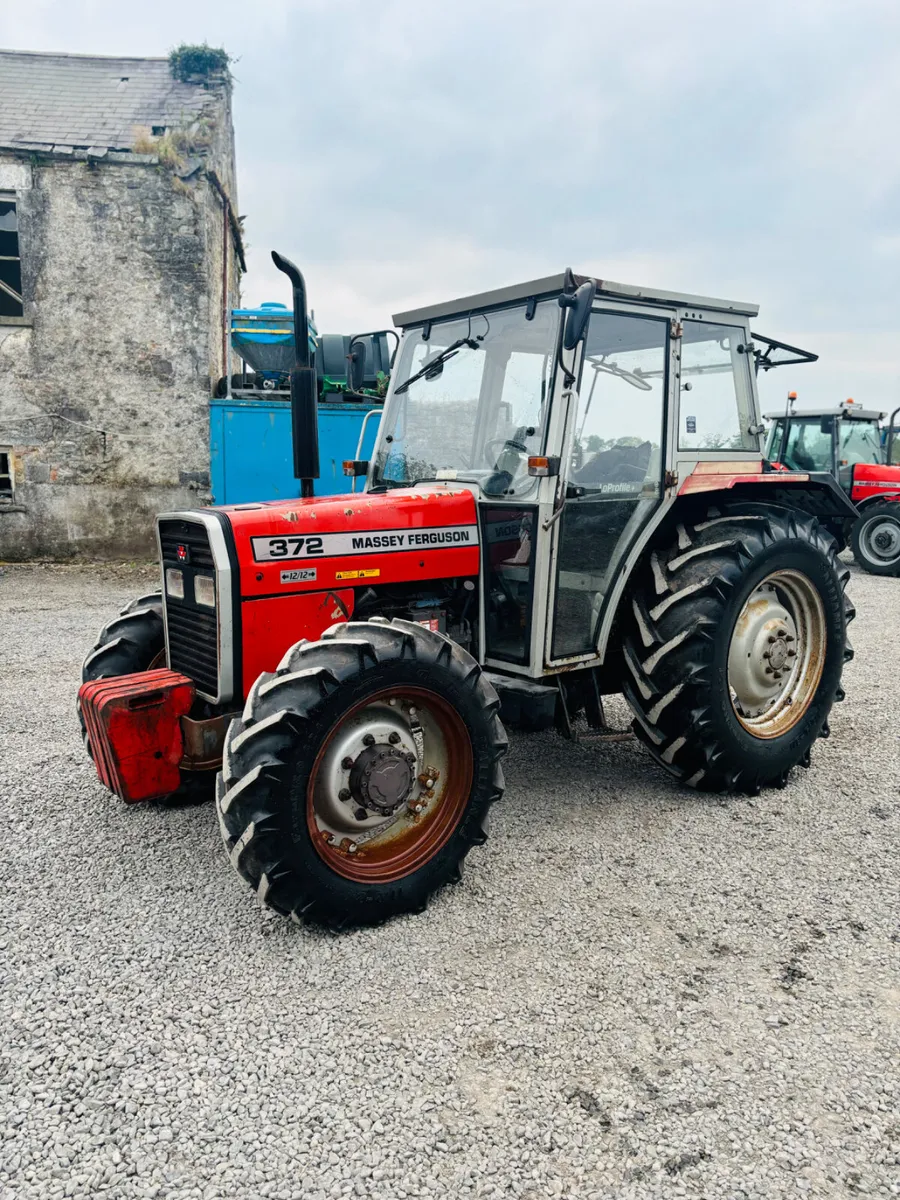 Massey Ferguson 372 - Image 1