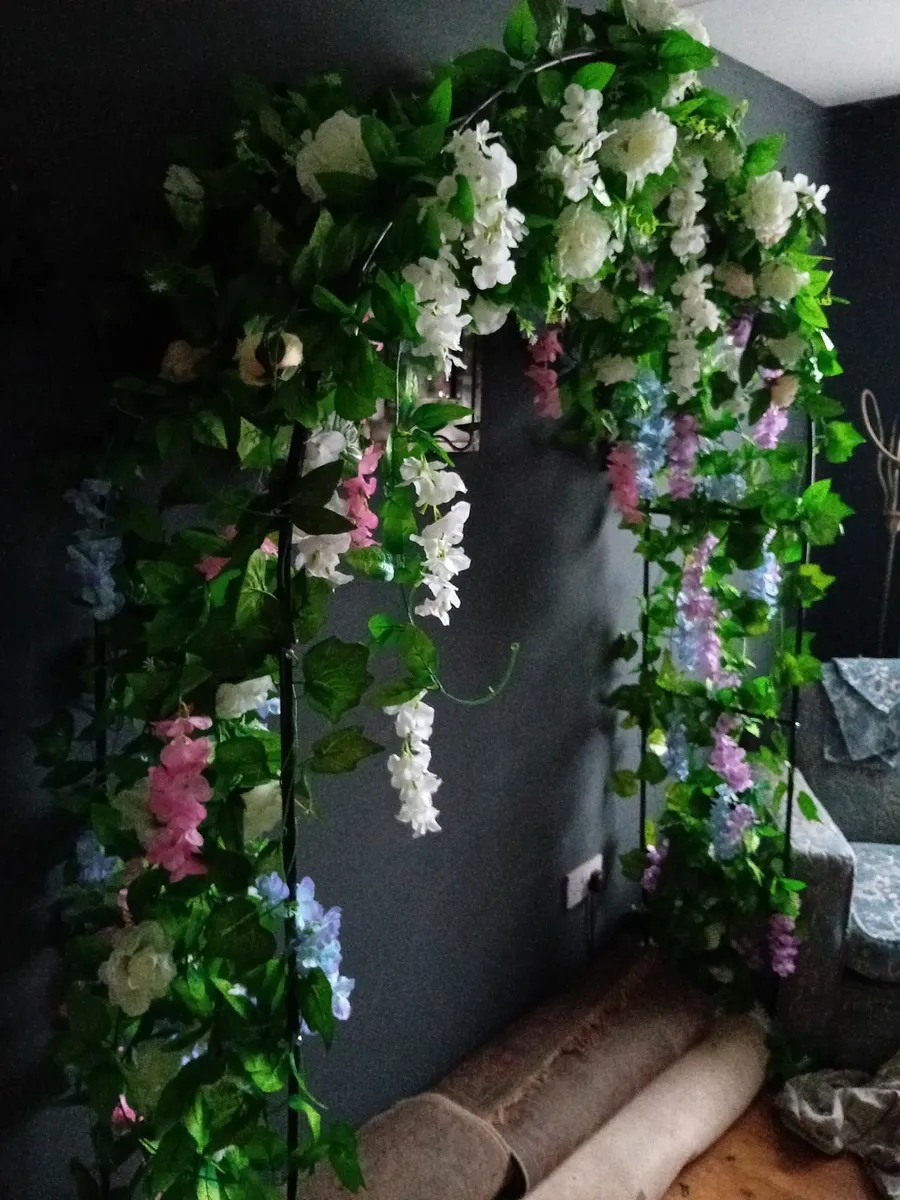 Wedding floral arch - Image 3