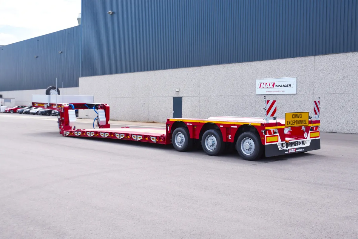3 axle low bed trailer - Image 3