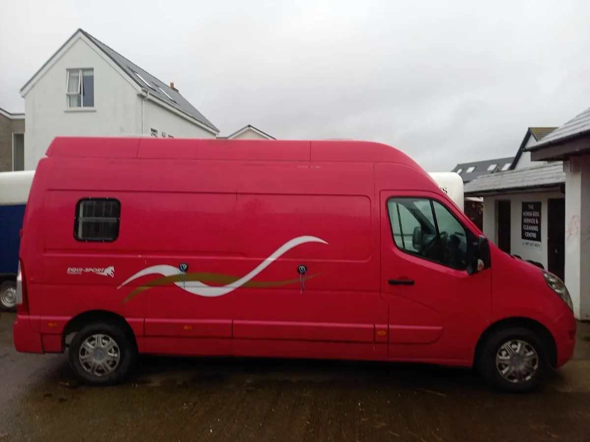 Horse Van Renault Master 2013 - Image 2