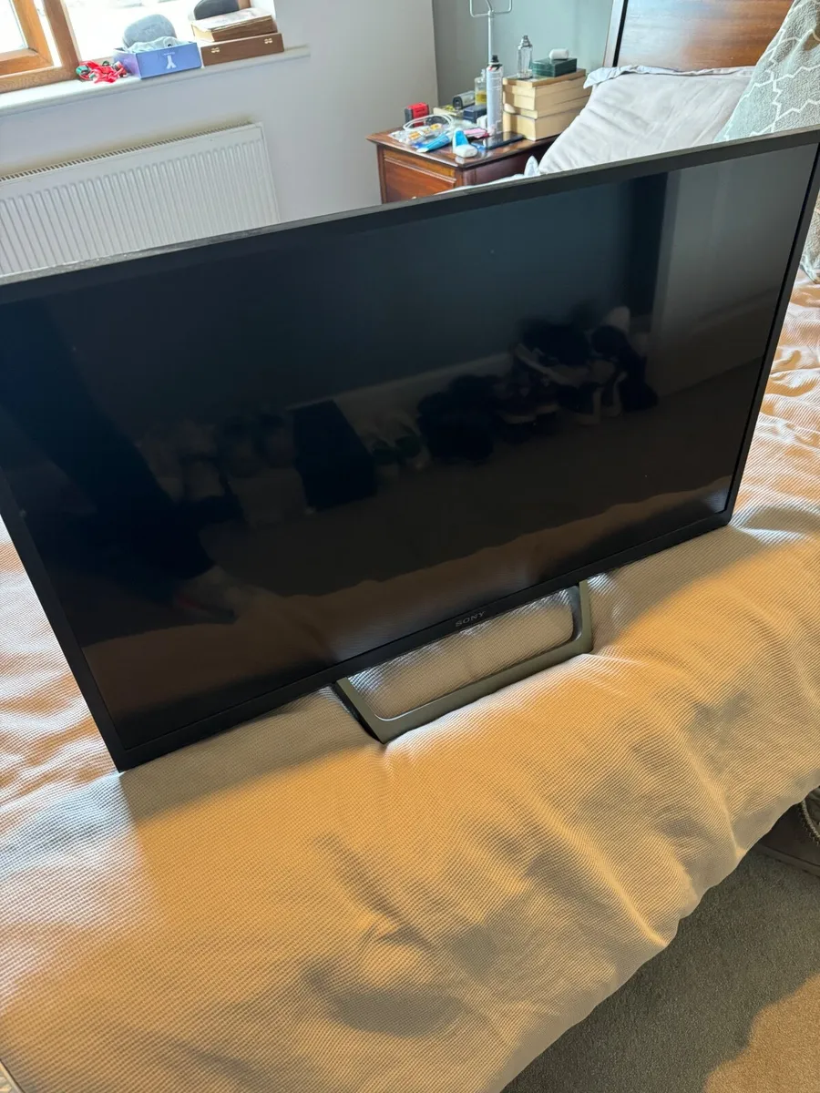 Sony 26 inch smart tv for sale in Co. Cork for €100 on DoneDeal