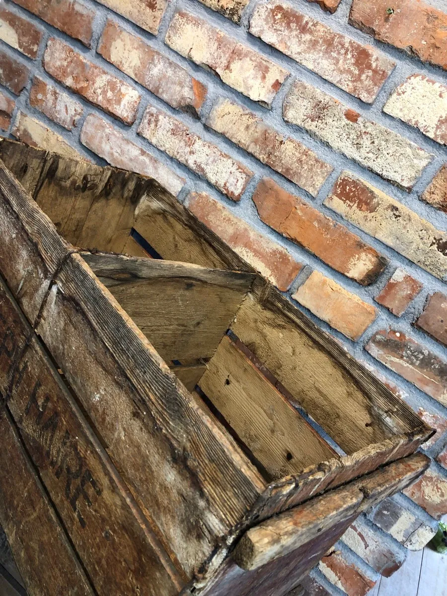 Vintage wood box for sale in Co. Tipperary for €19 on DoneDeal