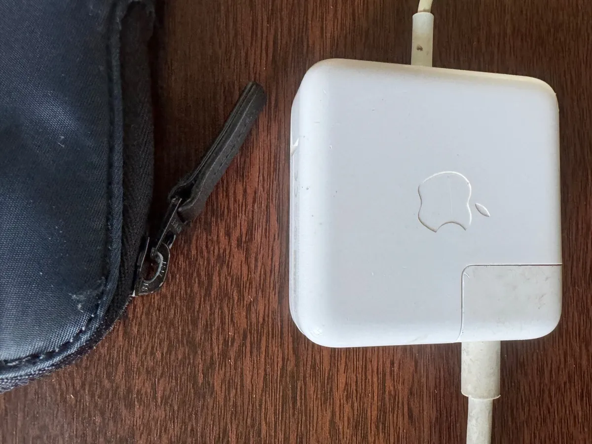 13" Apple MacBook Air Monterey & 8GB RAM & Case for sale in Co