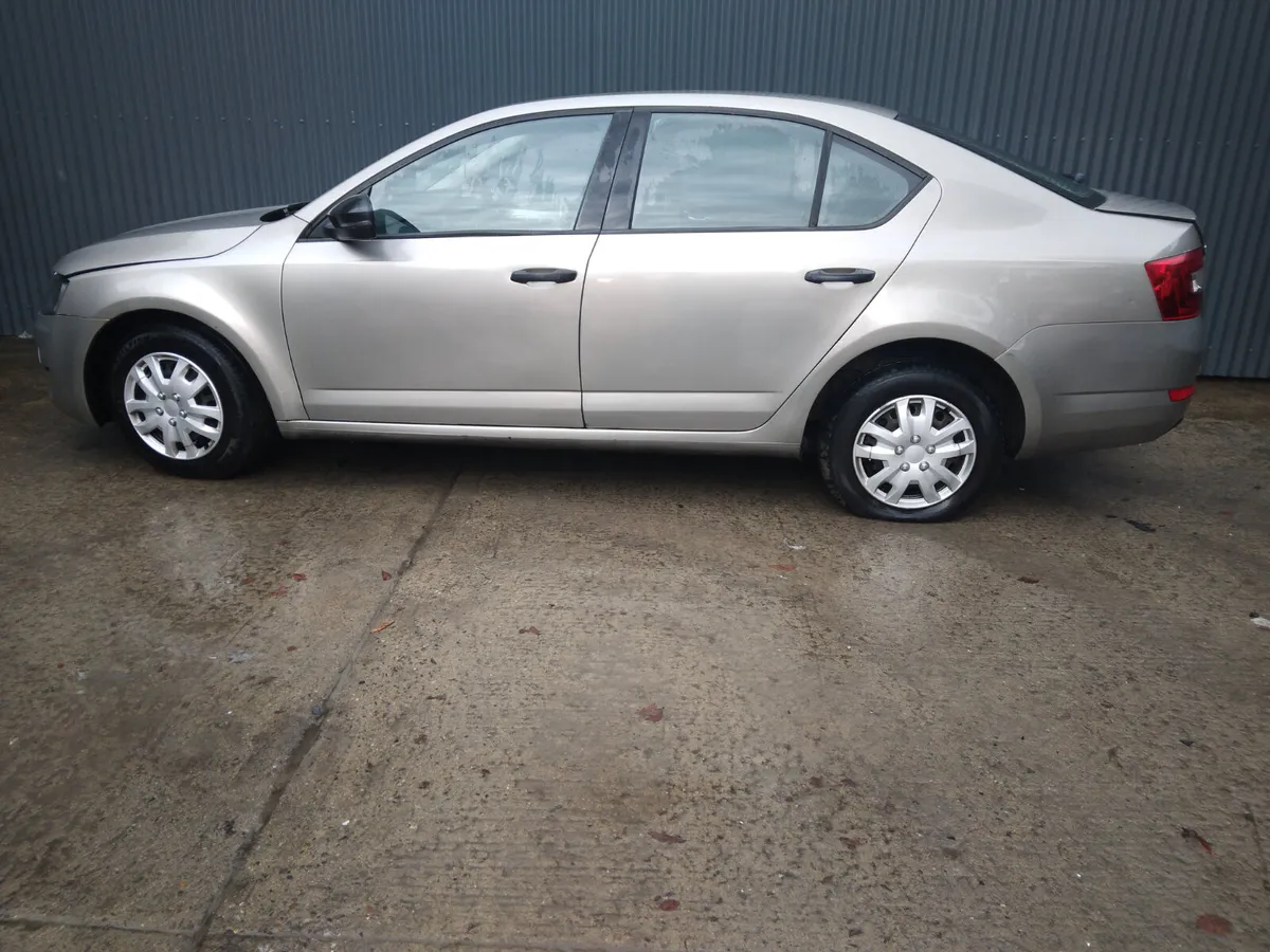 2014 Skoda Octavia 1.6 tdi Breaking/Dismantling - Image 3