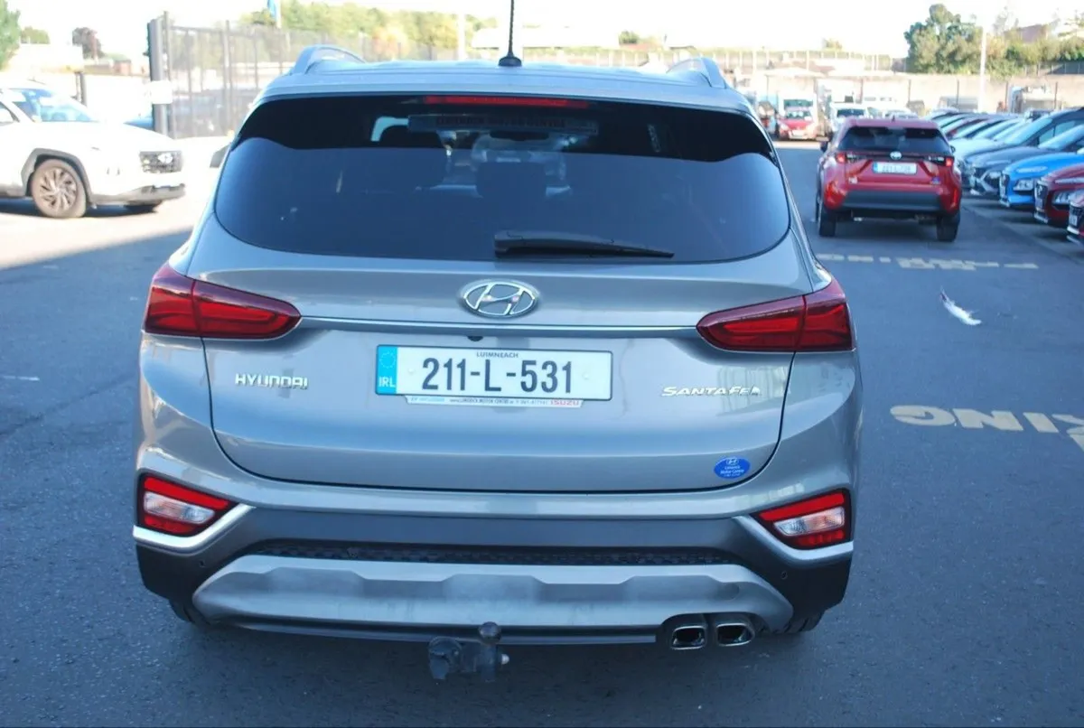 Hyundai Santa Fe 2.2 Crdi 2WD Executive Plus - Image 4