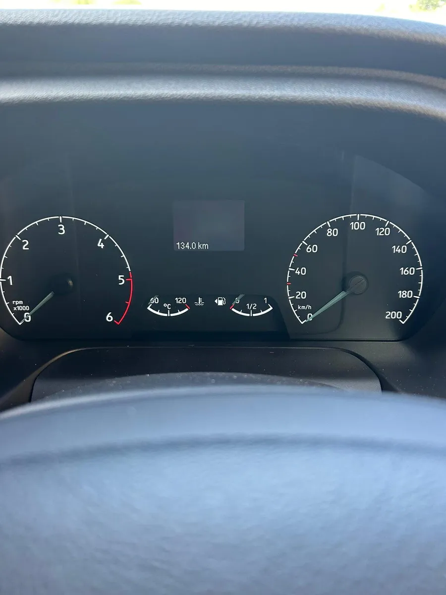 DEPOSIT TAKEN   300L  130PS, Only 134KMS ,AS New. - Image 3