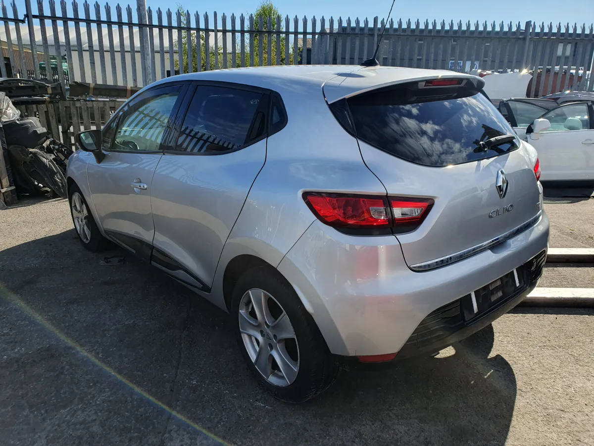 14 RENAULT CLIO  0.9 P FOR BREAKING - Image 3