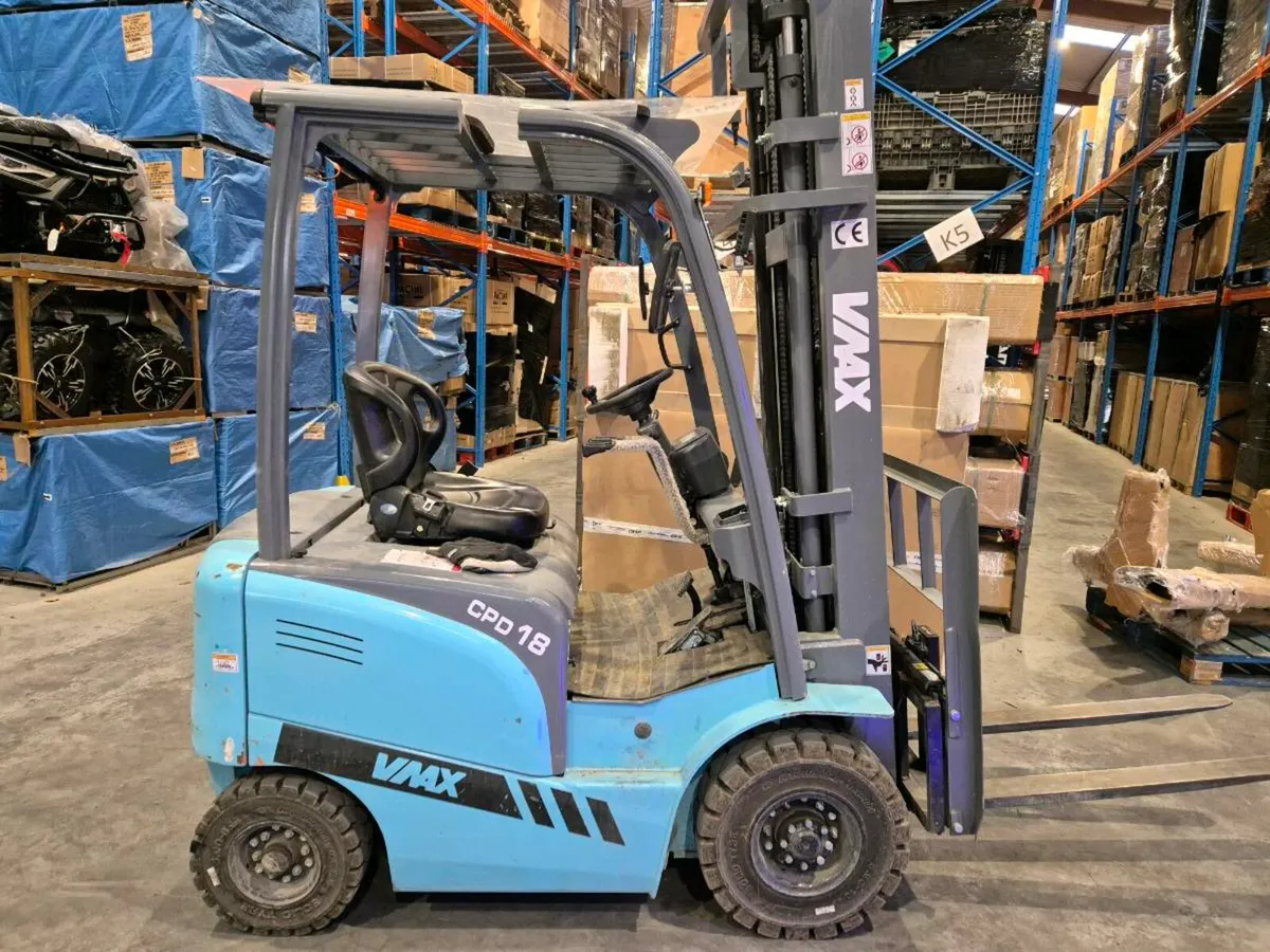 VMAX 1.8ton 6 meter forklift. - Image 1