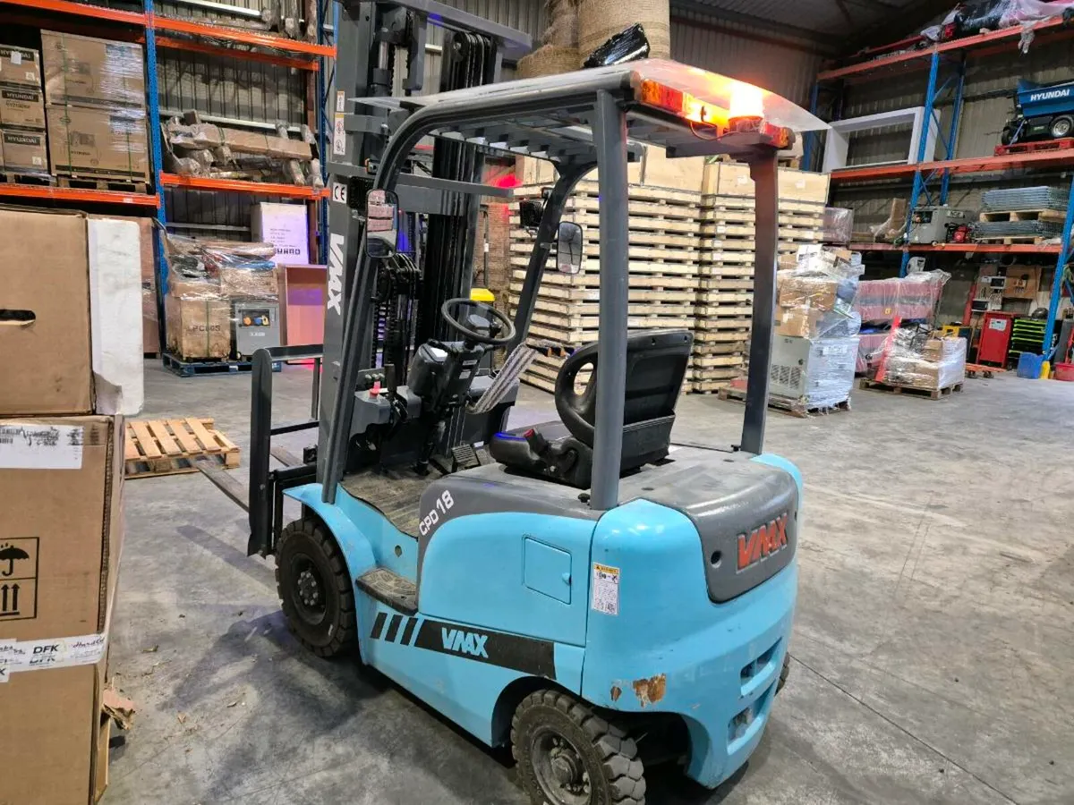 VMAX 1.8ton 6 meter forklift. - Image 2