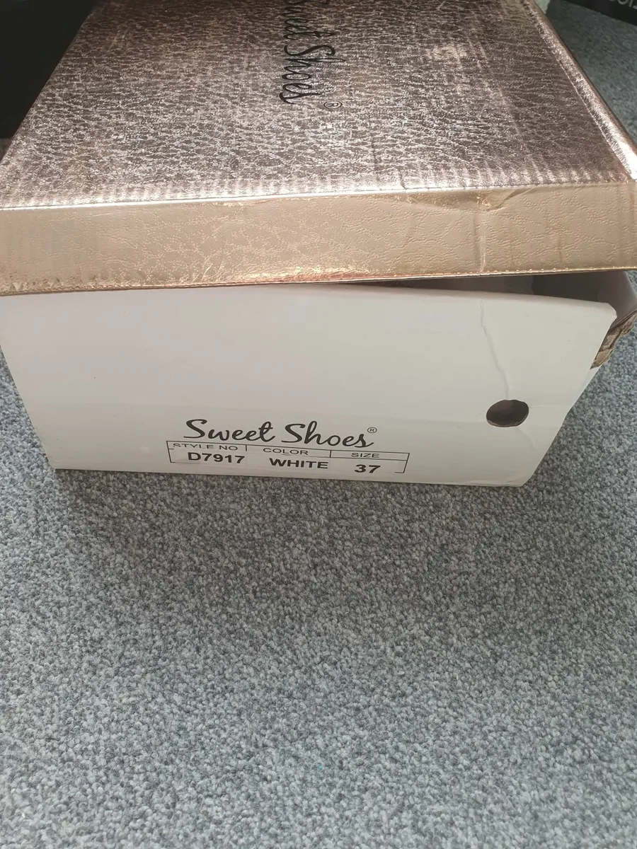 Shoes for sale in Co. Cork for €30 on DoneDeal