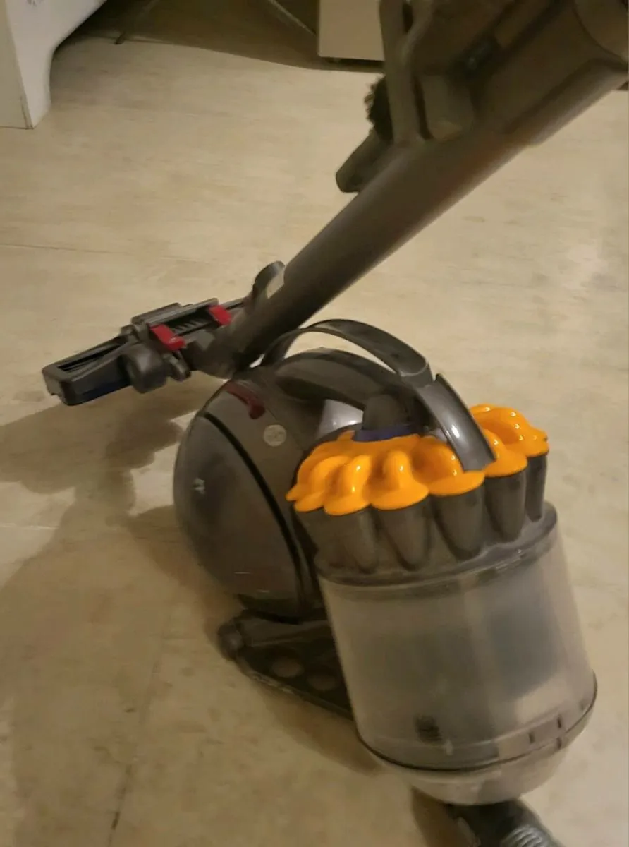 Dyson CY27 vacuum cleaner working perfect for sale in Co. Dublin for €
