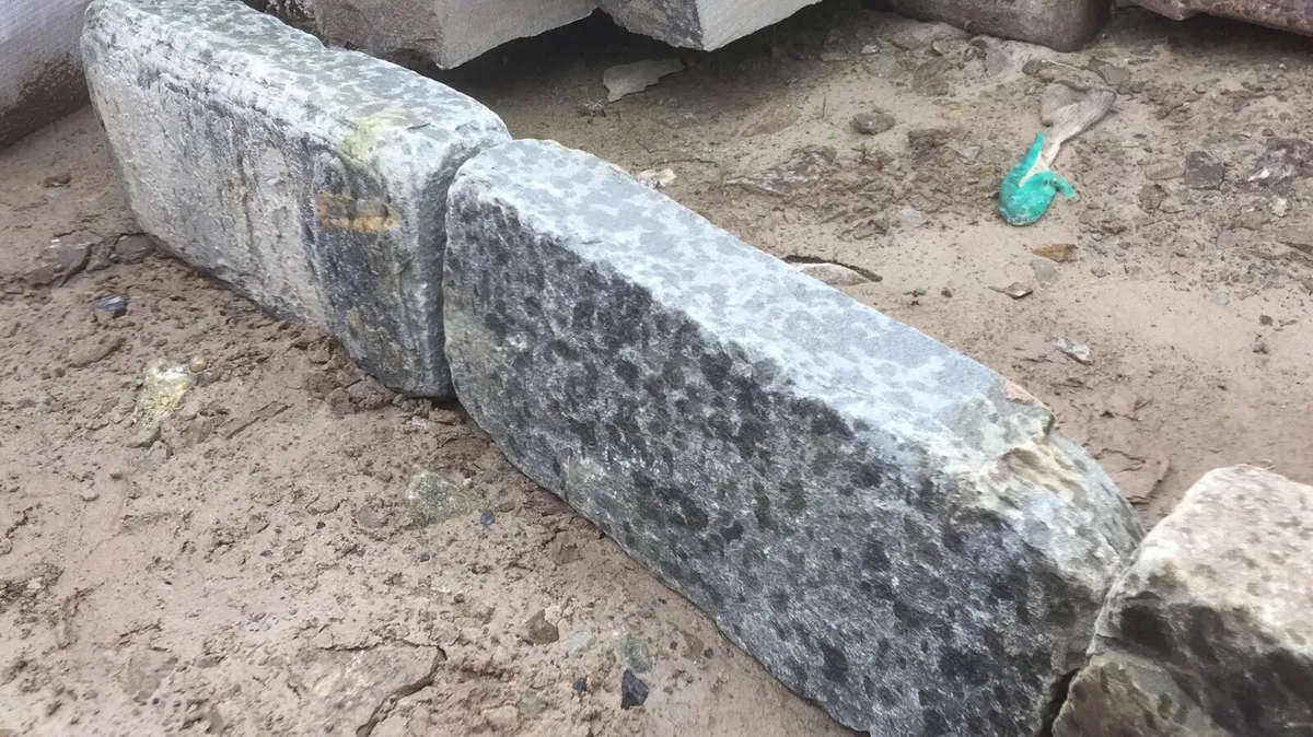 Kilkenny Blue Limestone Driveway Kerbs 6” - Image 2