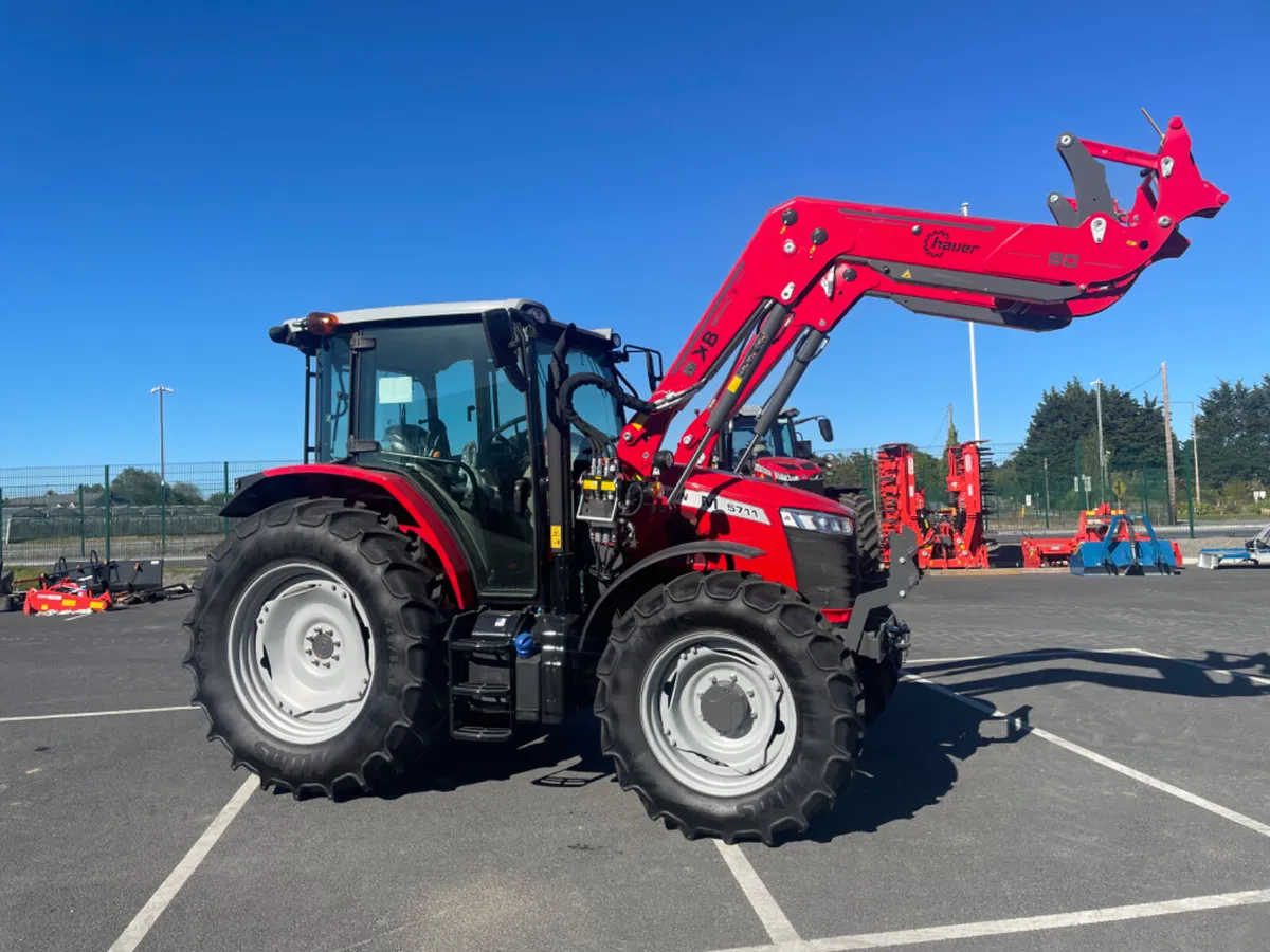 Massey Ferguson 5711 M tractor - Image 1