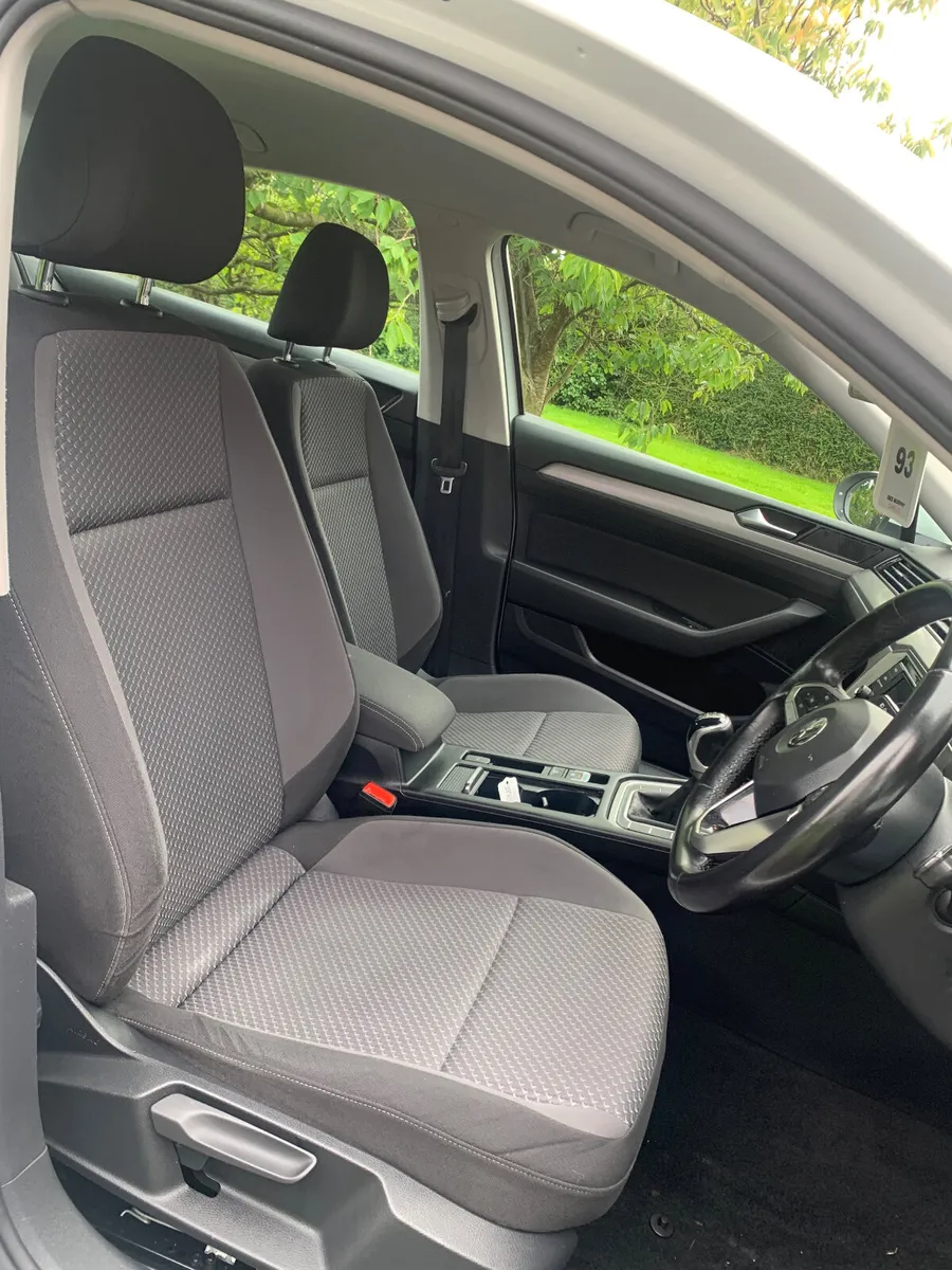 20' Volkswagen Passat 2.0TDi  2020 - Image 3