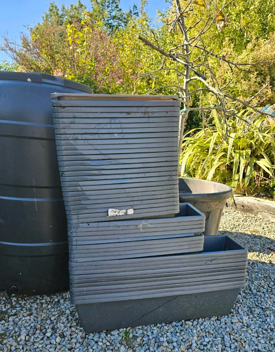 Garden flower pots hanging baskets window boxes for sale in Co. Kildare
