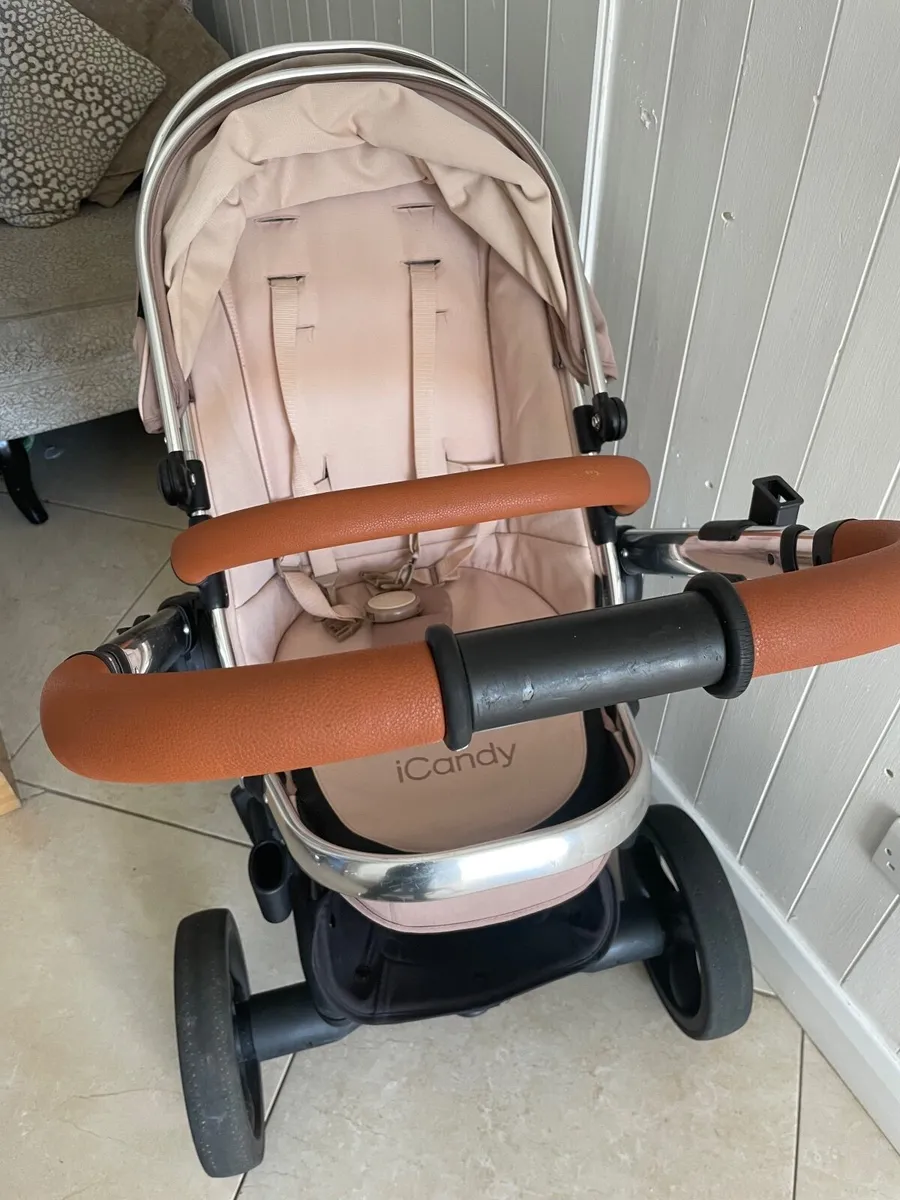 I Candy peach double buggy/car seat/isofix base - Image 3