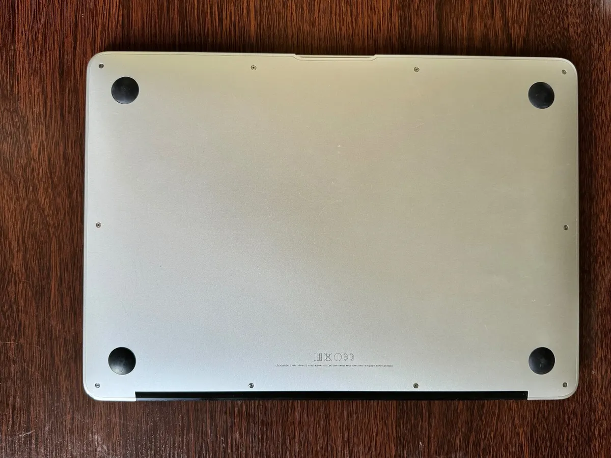 13" Apple MacBook Air Monterey & 8GB RAM & Case for sale in Co