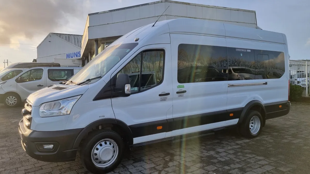 202 TRANSIT 17 SEATER MINIBUS EXCELLENT 1 OWNER - Image 1