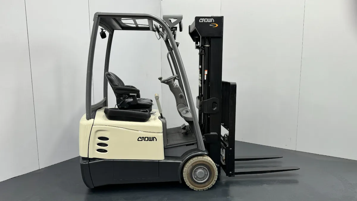 Crown SCT 6020-1.6 Counterbalance Forklift #129 - Image 1