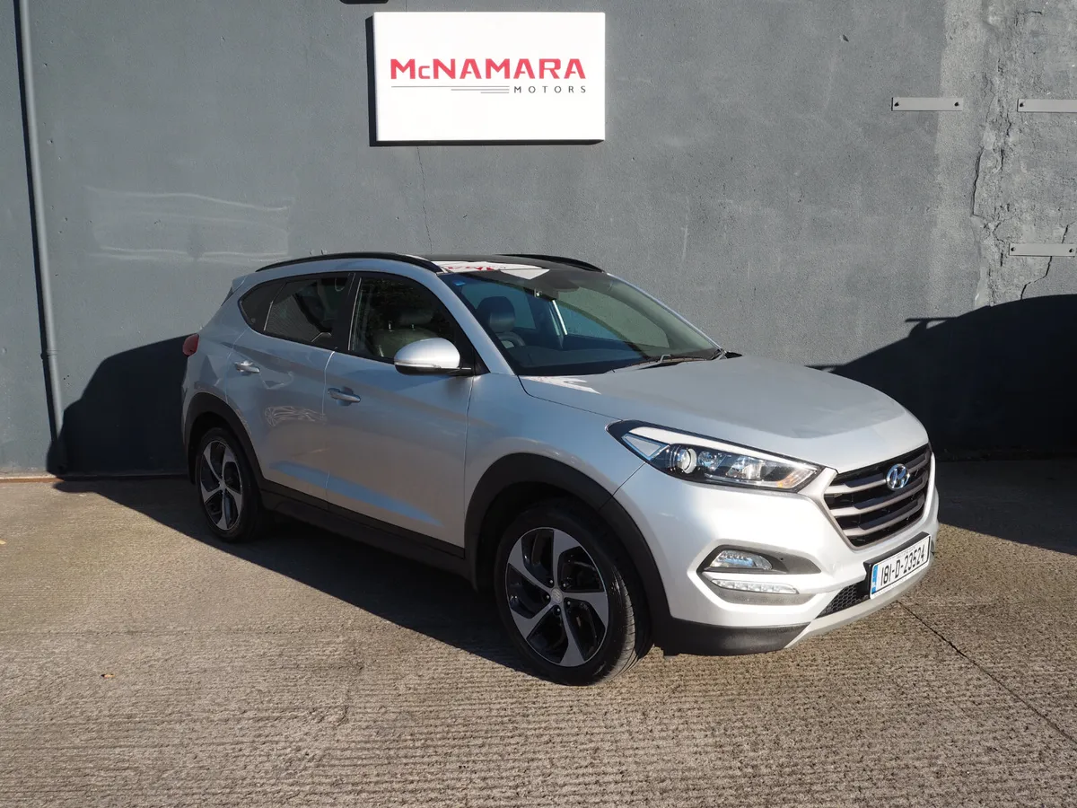 Hyundai Tucson Panoramic Roof & Leather 1 Owner! - Image 1