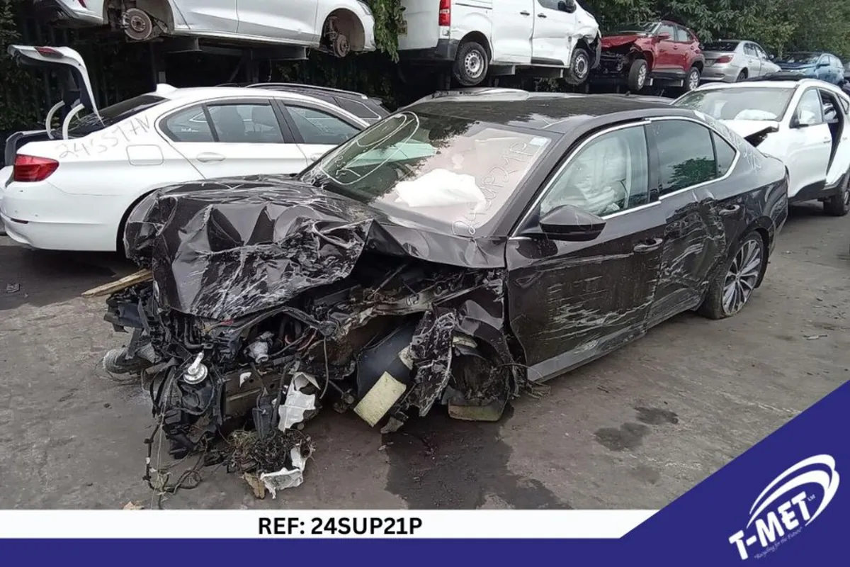 2019 SKODA SUPERB BREAKING FOR PARTS - Image 4