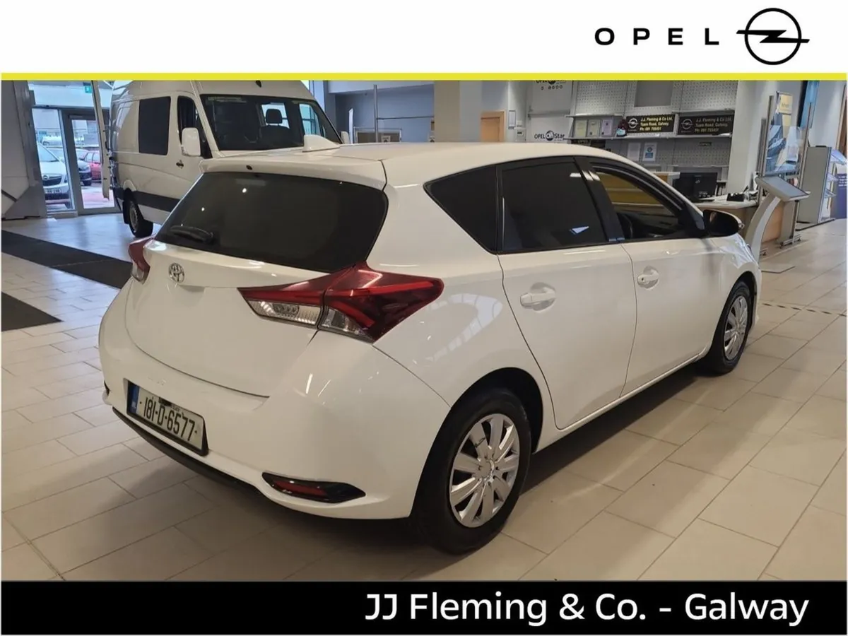 Toyota Auris Auris VAN 1.4 D4D Terra 4DR - Image 4