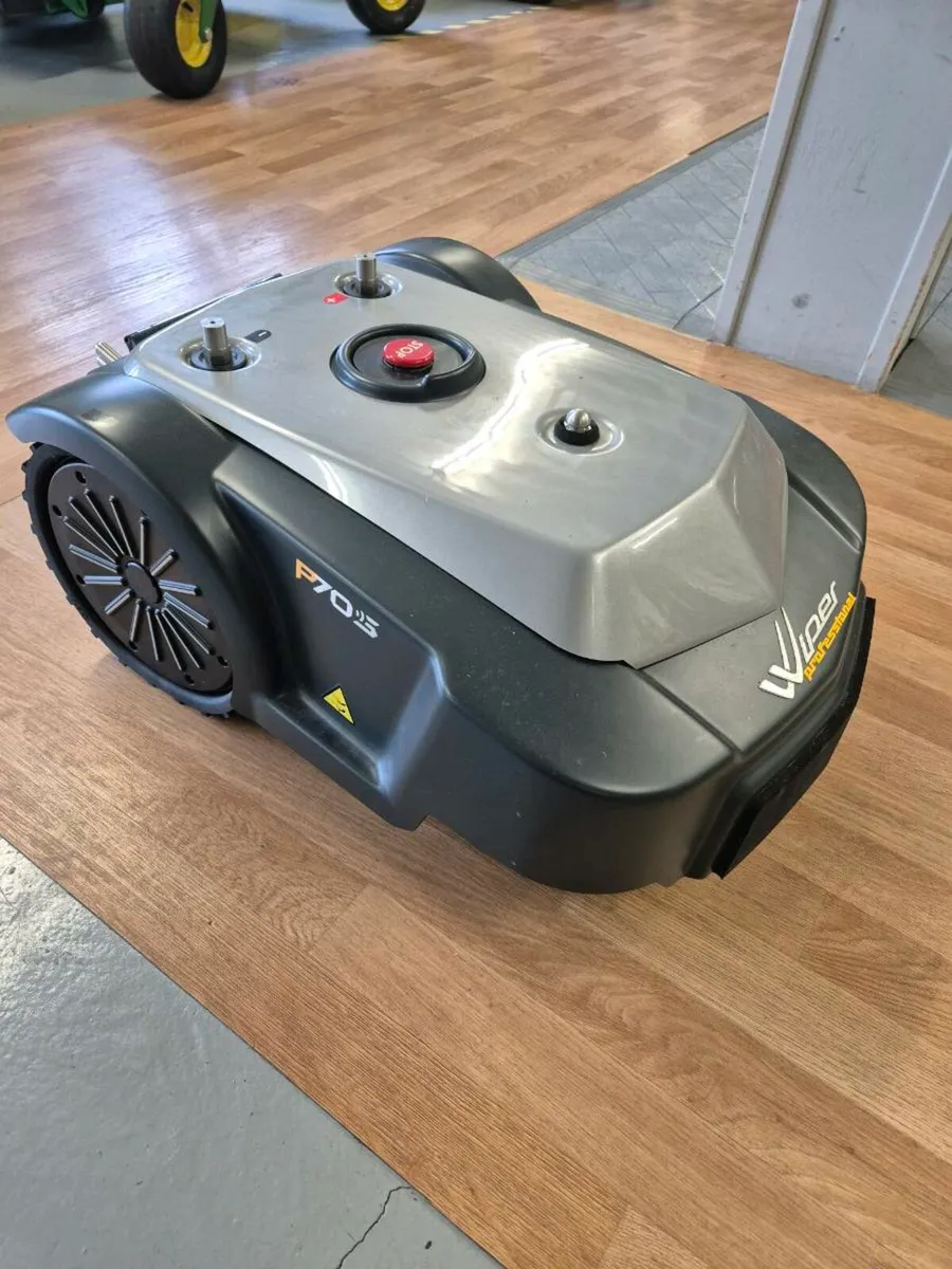 Wiper p70s Robtic mower. - Image 2