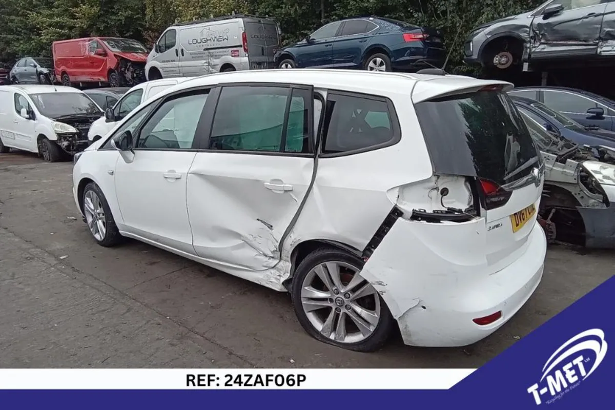 2017 VAUXHALL ZAFRIA BREAKING FOR PARTS - Image 4