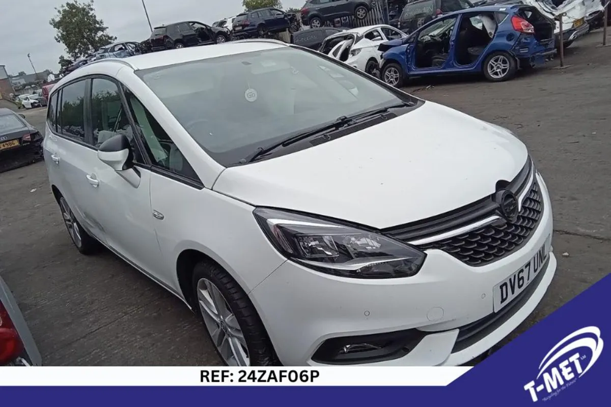 2017 VAUXHALL ZAFRIA BREAKING FOR PARTS - Image 1