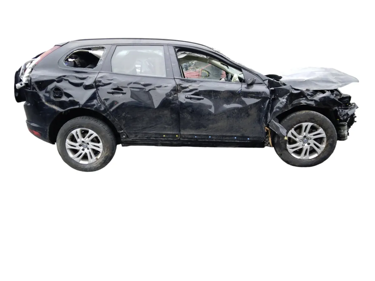 2016 VOLVO XC60 For Breaking/Dismantling - Image 2