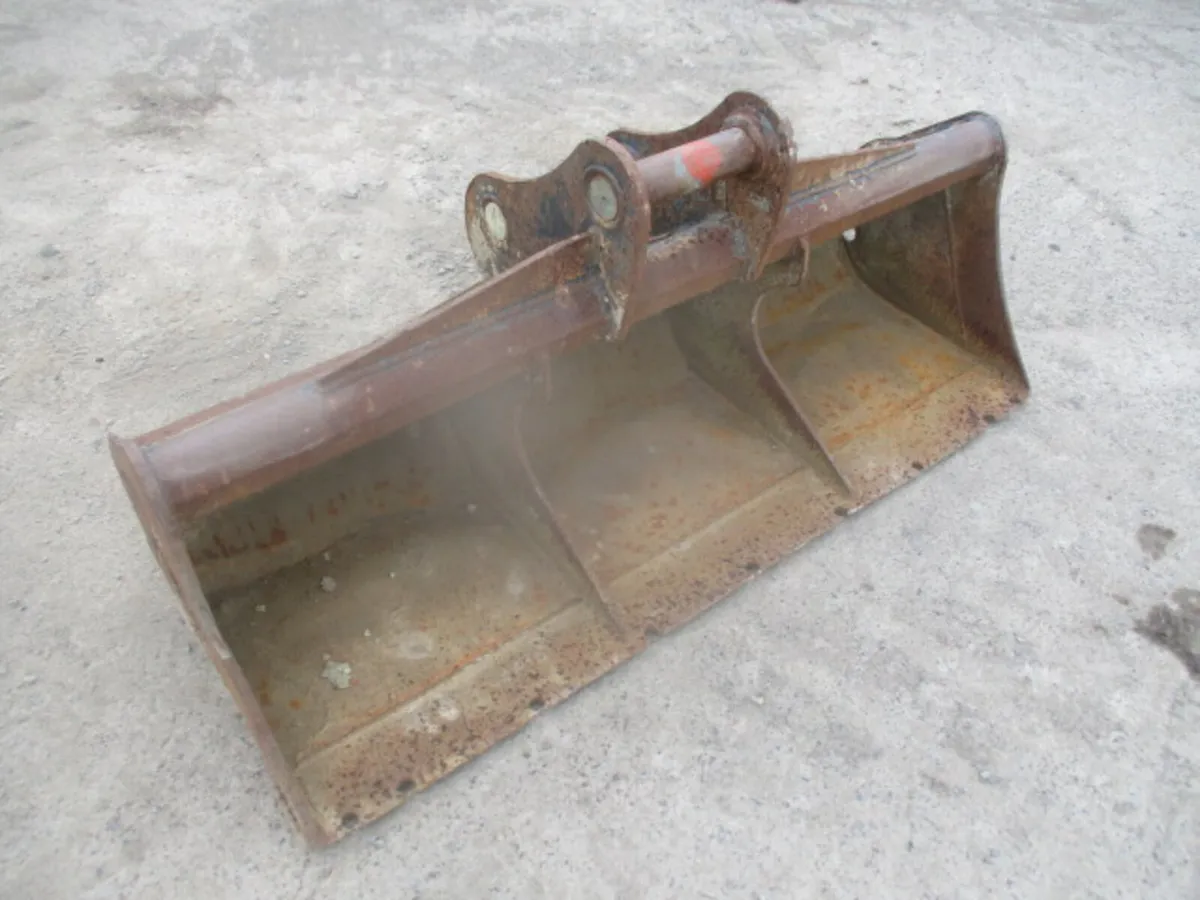 Rhinox 5ft Bucket 60mm Pins - Image 2