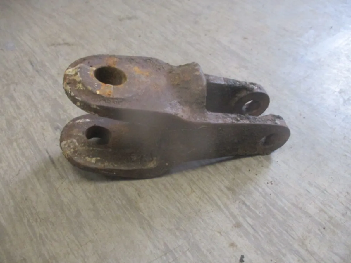 Massey Ferguson Clevis Drawbar - Image 1