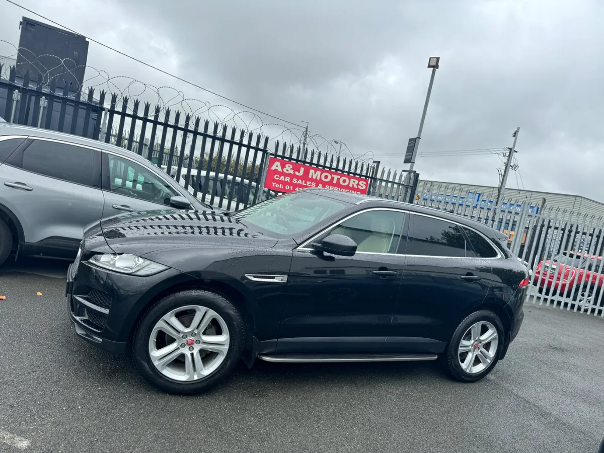 19 Jaguar F-Pace 2.0 Diesel Automatic - Image 2