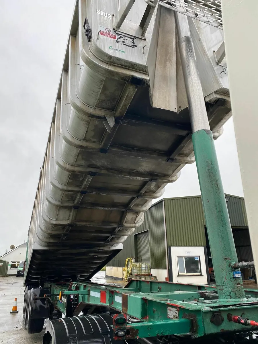 Bulk Alloy Tipping Trailer For Sale - Image 1