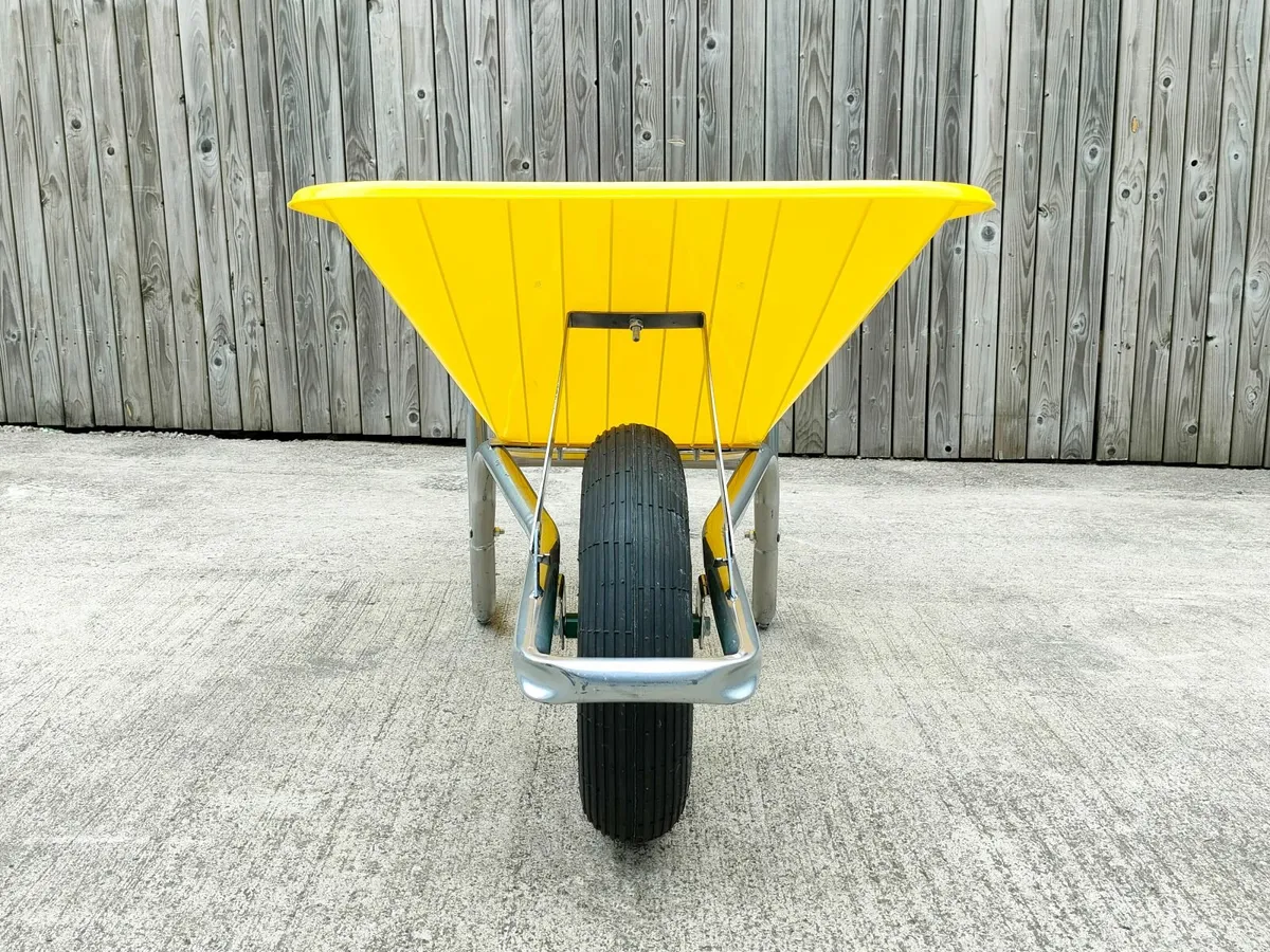 90L Plastic Wheelbarrow - Image 4