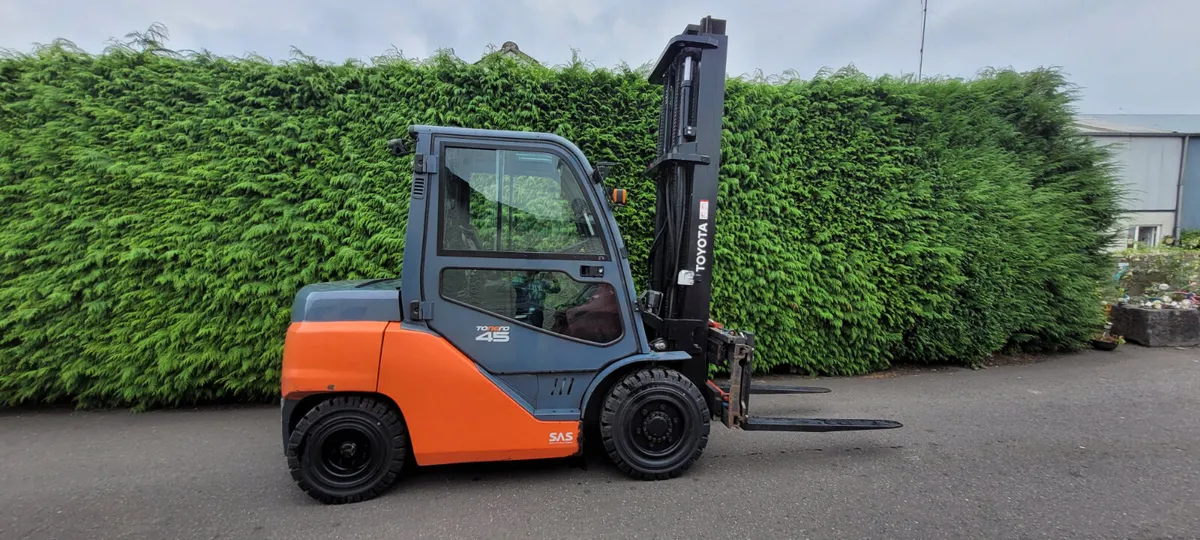 Toyota 4.5 ton forklift - Image 1