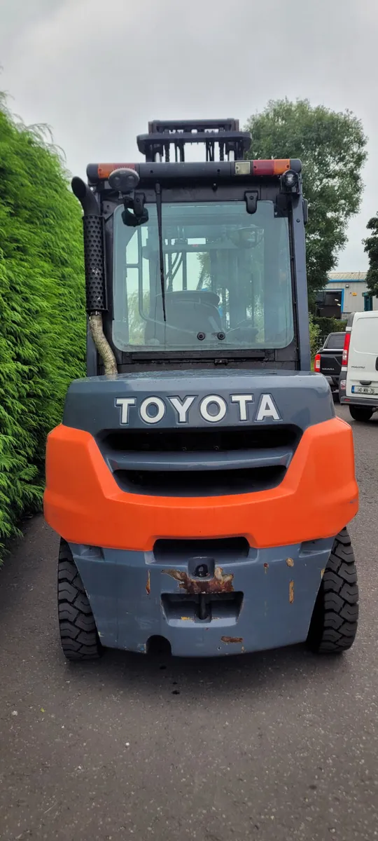 Toyota 4.5 ton forklift - Image 2