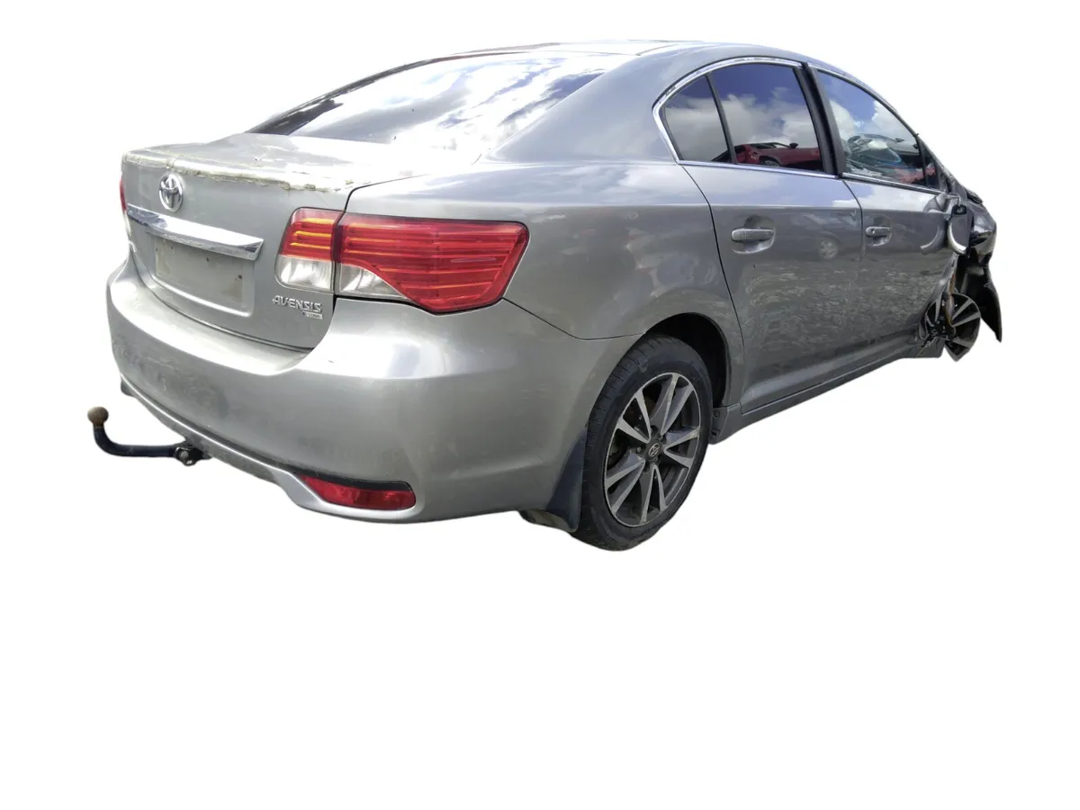 2015 TOYOTA AVENSIS For Breaking/Dismantling - Image 3
