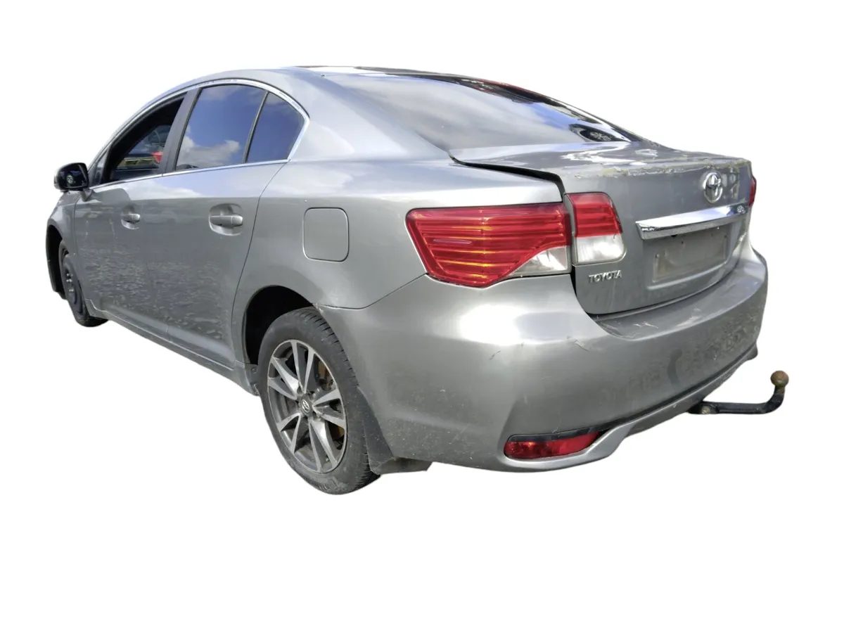 2015 TOYOTA AVENSIS For Breaking/Dismantling - Image 4