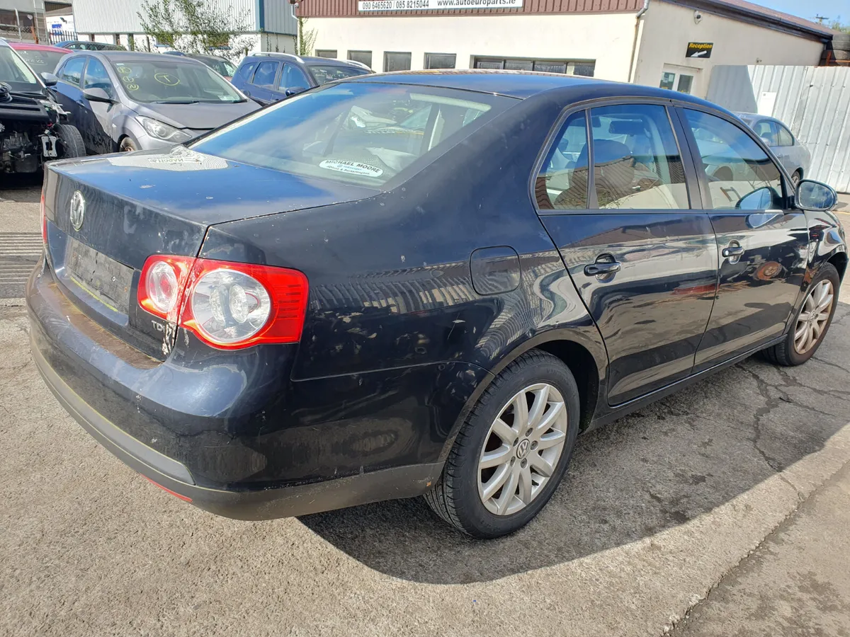 10 VW JETTA  1.6 TDI FOR BREAKING - Image 3
