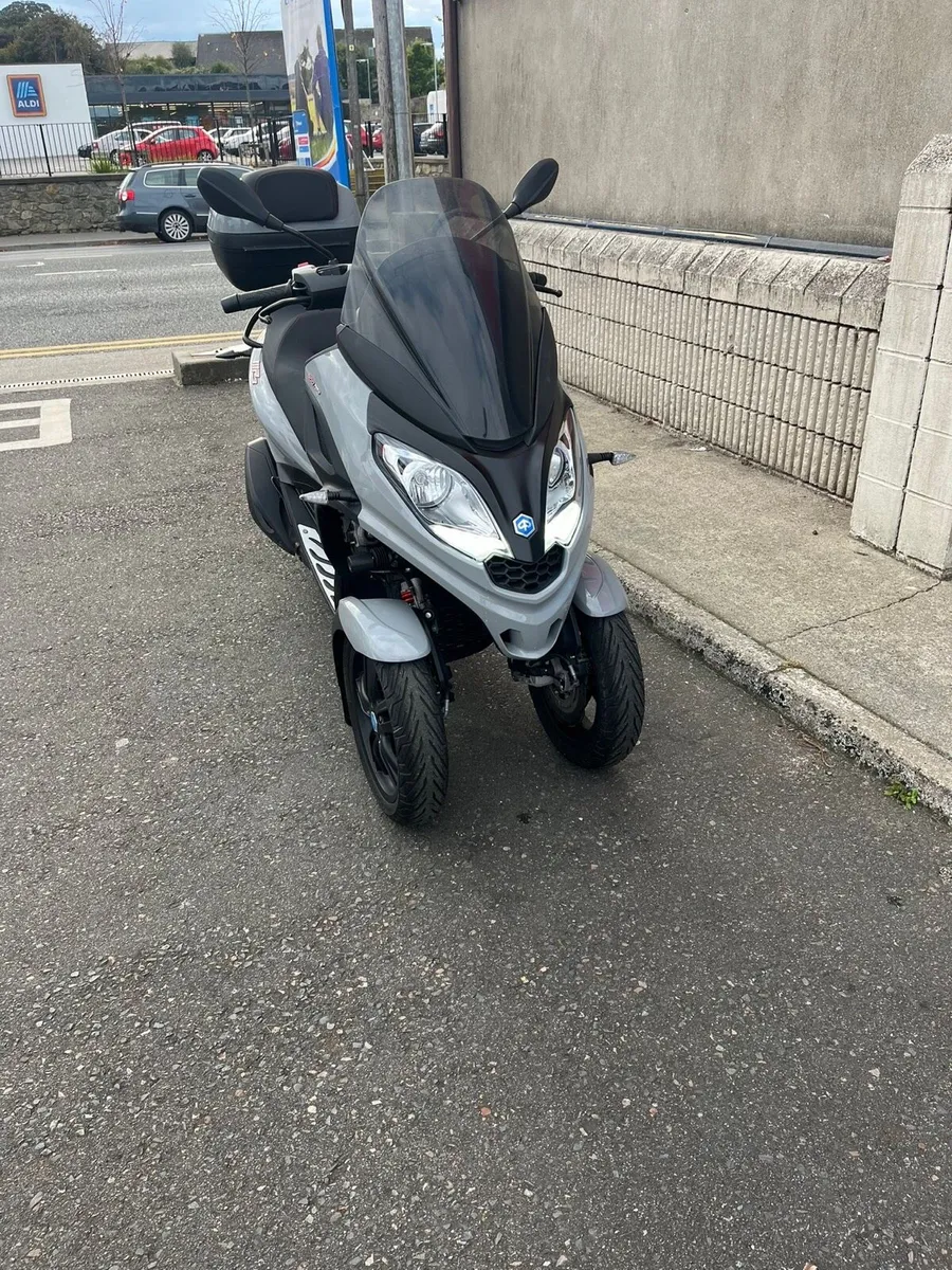 2021 Piaggio MP3 - Image 2