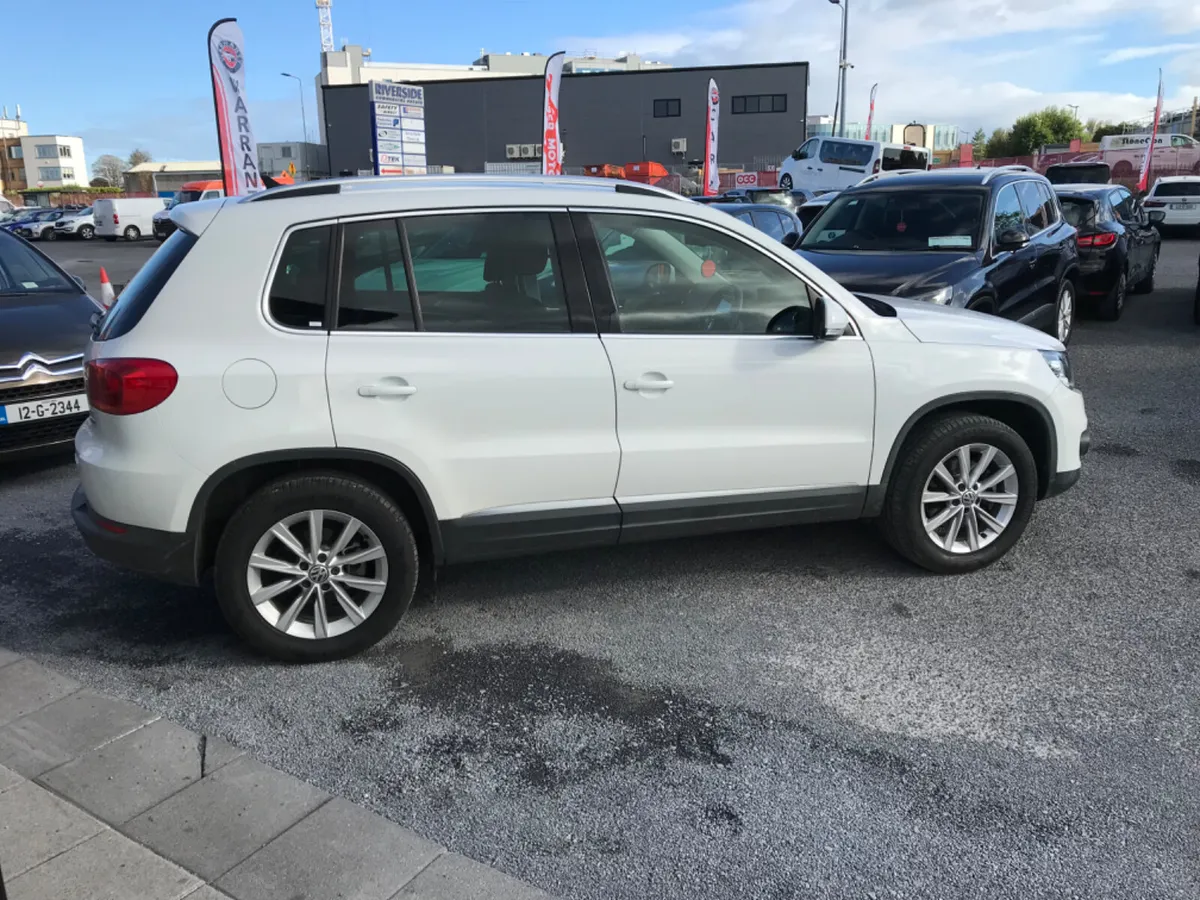 2014 Volkswagen Tiguan AUTOMATIC - Image 4