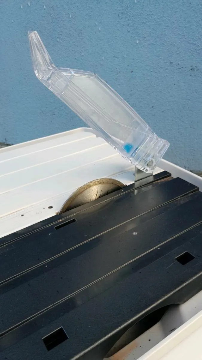 Wet tile cutter for sale in Co. Galway for €50 on DoneDeal