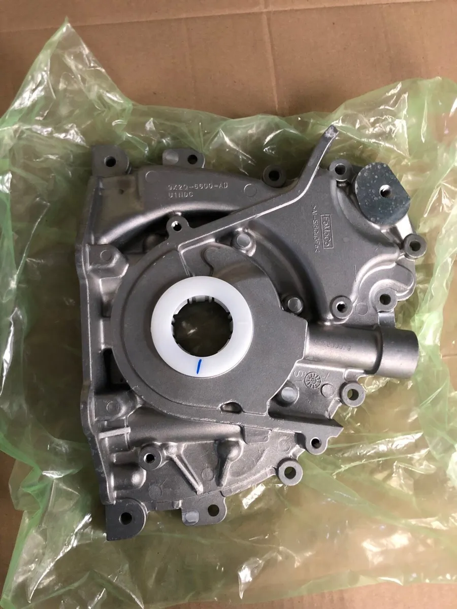 Land Rover Oil Pump New, L322 lights - Image 2