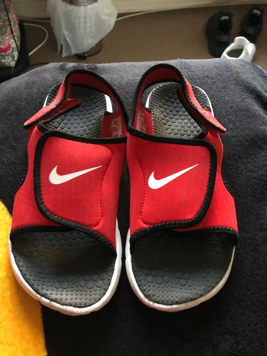 Boys nike sandals best sale