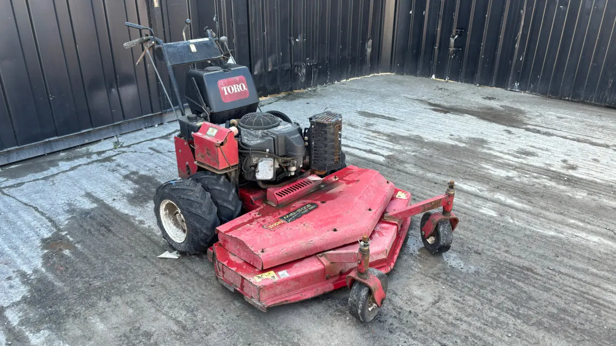 Toro Walk-Behind Mower Midsize - Image 1