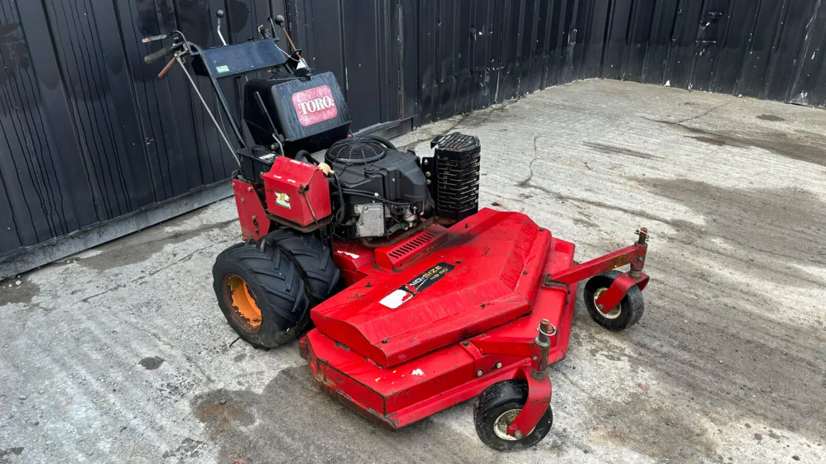 Toro Walk-Behind Mower Midsize - Image 1