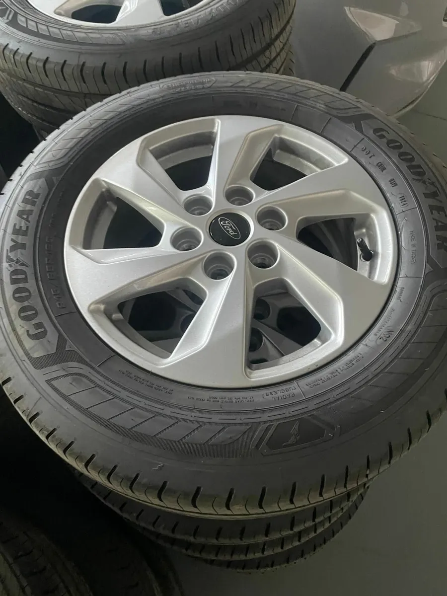 Ford transit custom alloy wheels and tyres - Image 1
