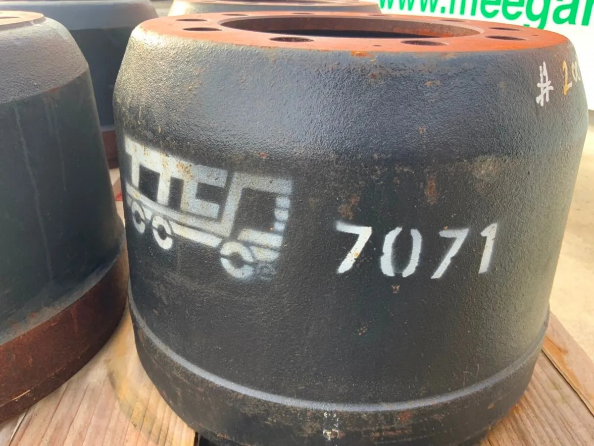 UNUSED ROR BRAKE DRUMS    10 x 225........2009. - Image 2