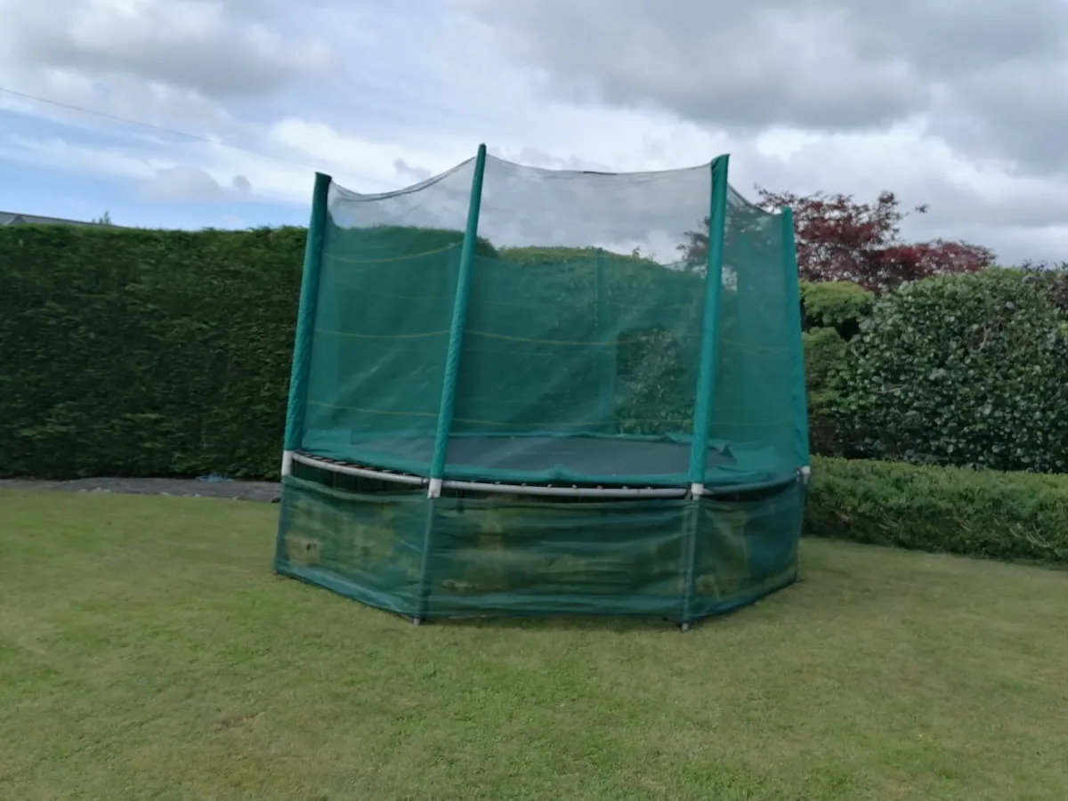 13ft trampoline free to take away - Image 1